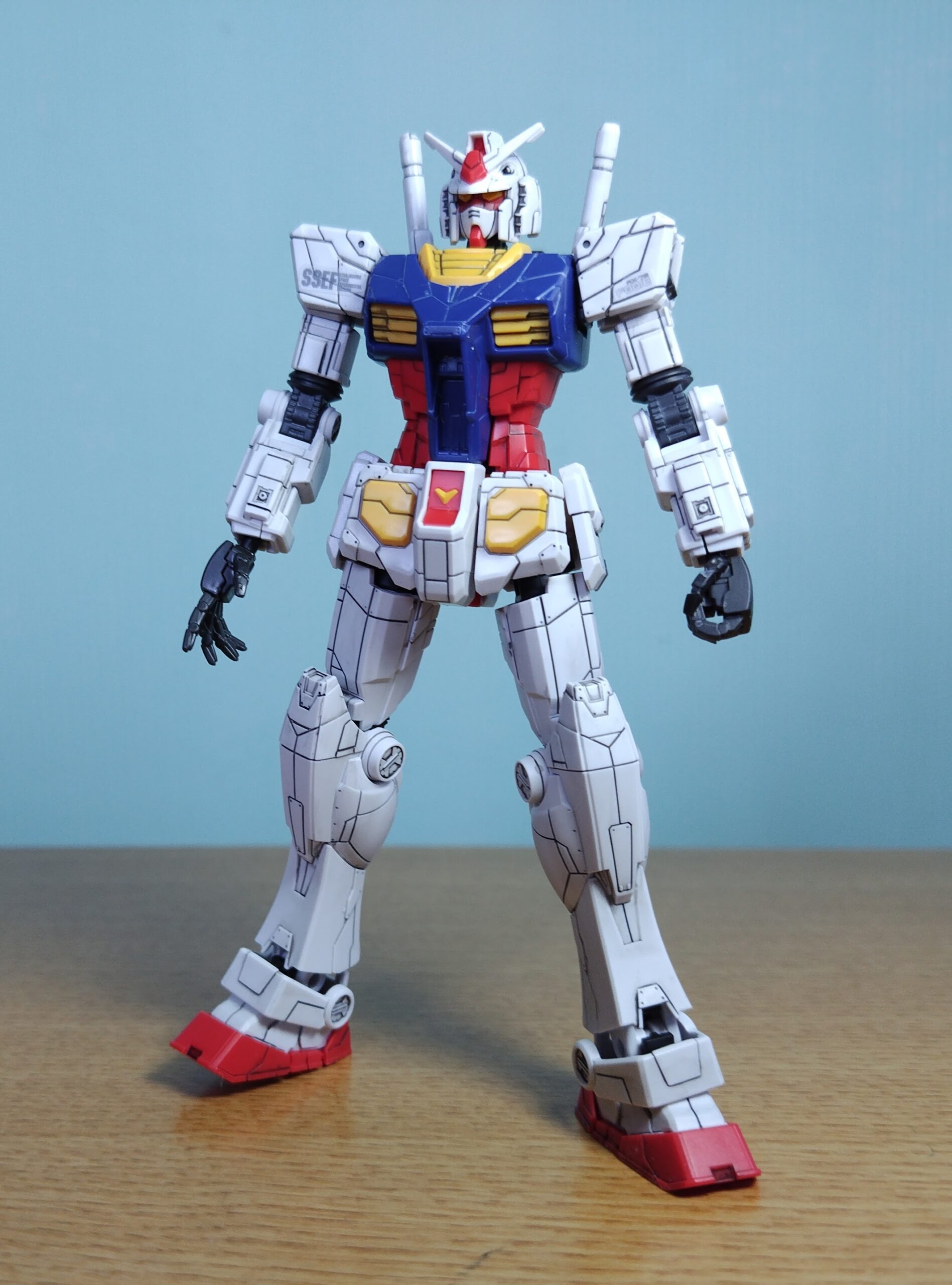 RX-78F00/Eガンダム(正面)