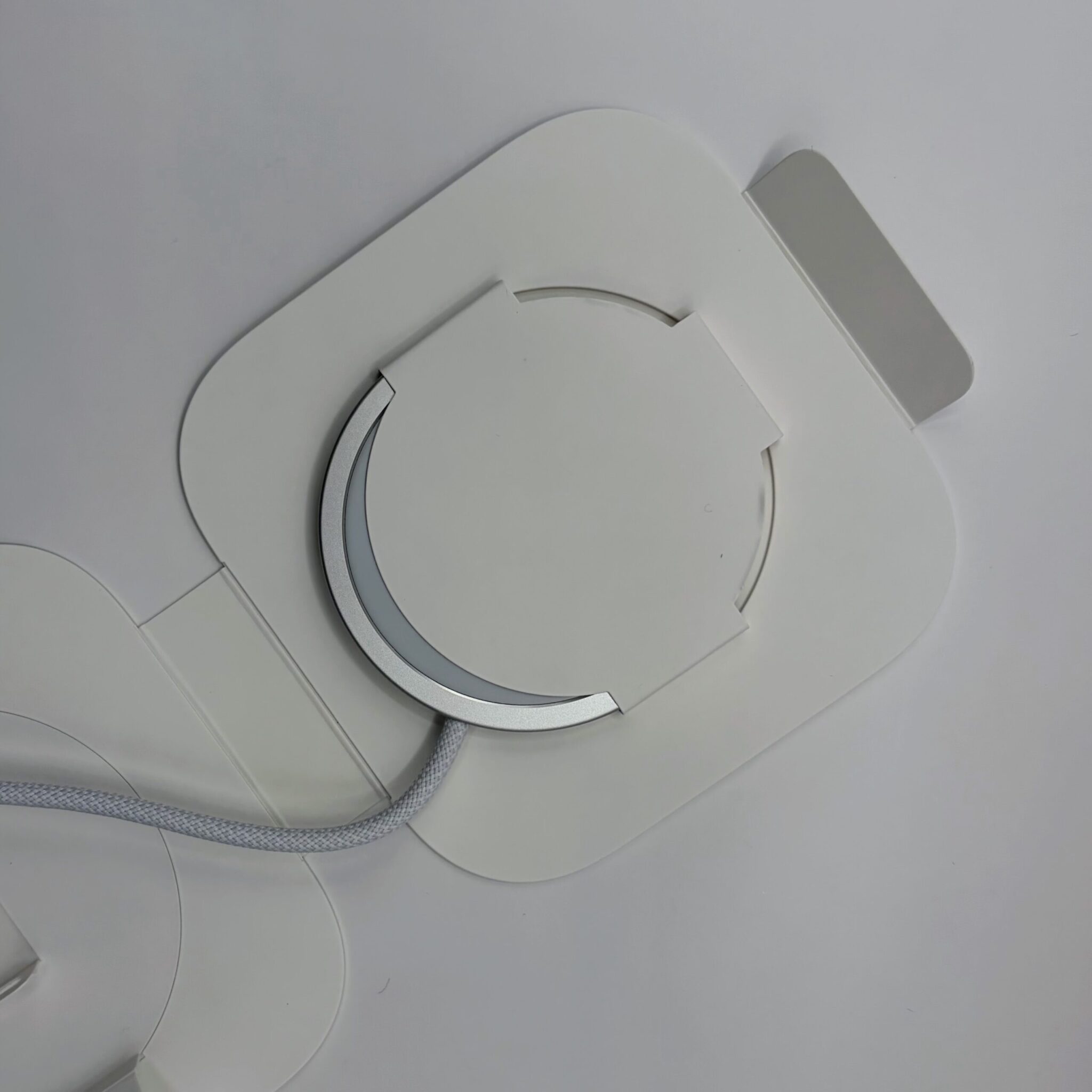 MagSafe充電器 マグネット吸着部